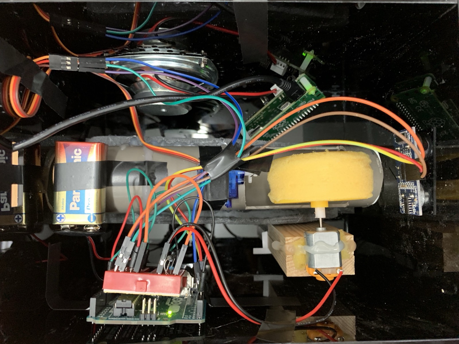 Angry AI Speaker — GIZMO — detail